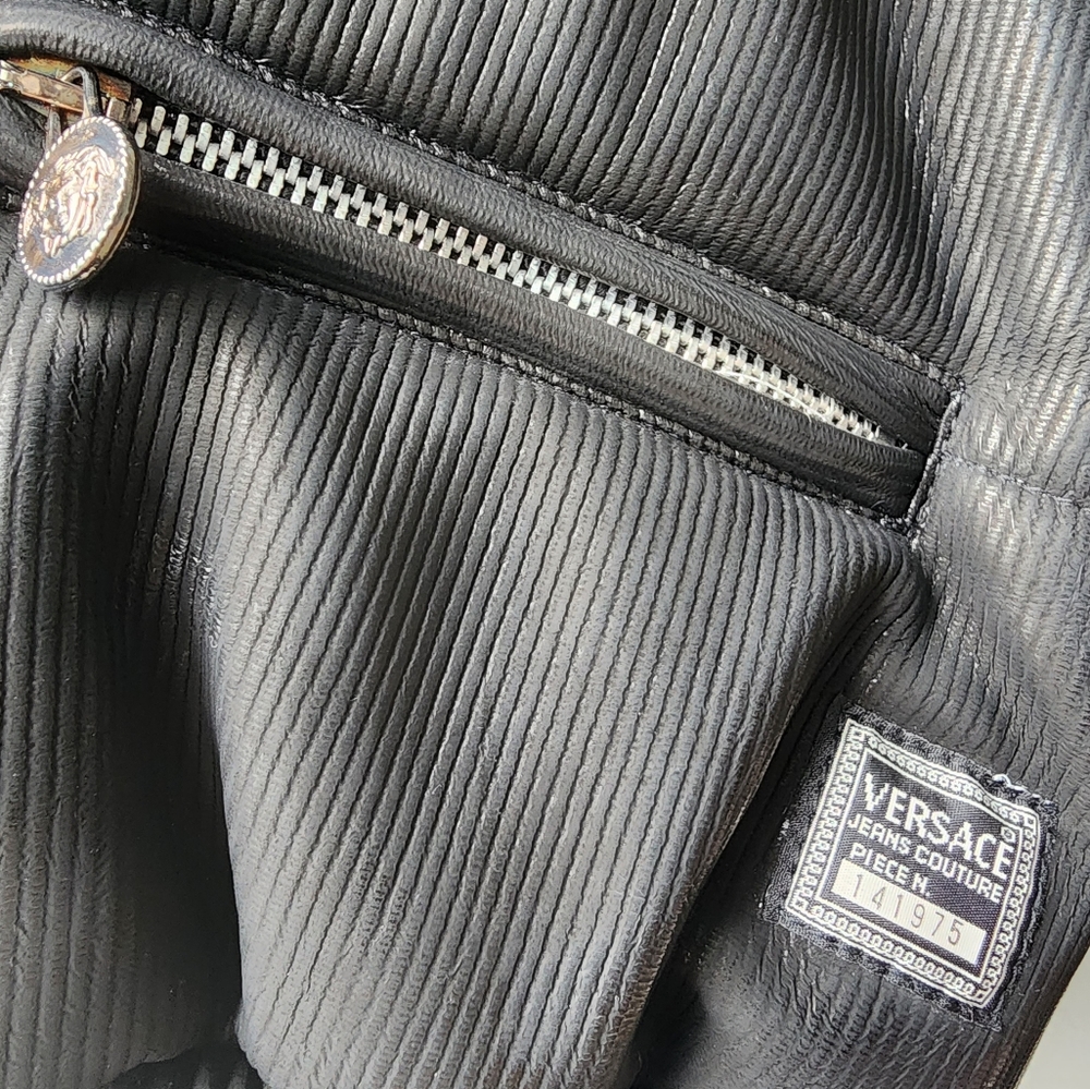 Vintage Versace Jeans Couture Coated Textured Cropped Puffer Bomber Jacket - Picture 2 of 10